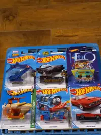 Hot Wheels Character Cars Batman,Scooby,Bond,Flintstones Lot 11