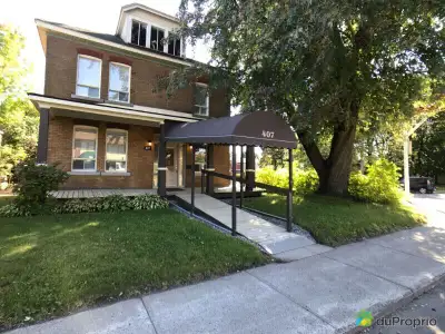 ***** CHAMBRES À LOUER ****** 2 minutes à pied du Cégep ******* Prix à partir de $725/mois ... !!!!...