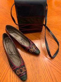 9.5 Margaret J. Navy/burg/gold low heeled pumps & matching purse