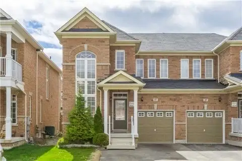 Beautiful 3 Bedroom Home For Rent in Brampton