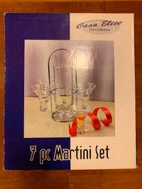 Ensemble à Martini, carafe, verres neufs