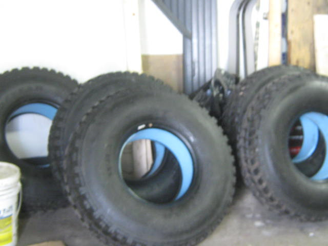 humvee 24 bolt rims and new 37 tires in Tires & Rims in Norfolk County - Image 3