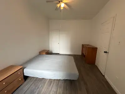 One room for rent. Bathroom and kitchen sharing Is 3 room apartment All included with wifi Washers a...