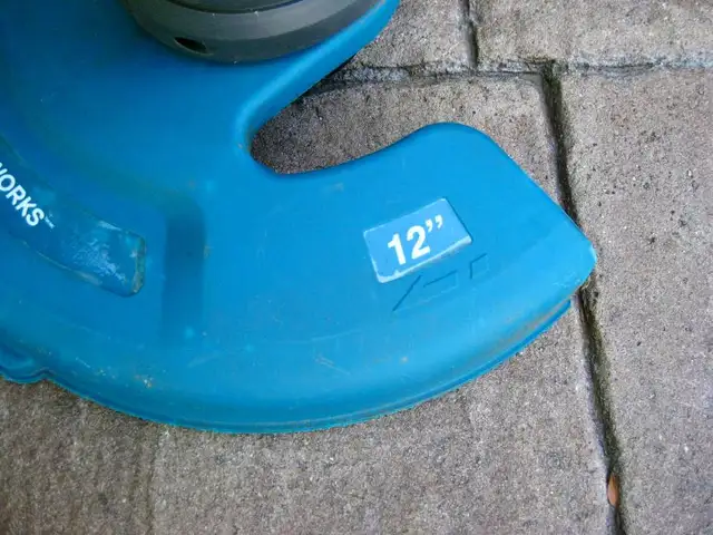 Yardworks 120V Electric Grass Weed Trimmer Strummer Weed Eater in Lawnmowers & Leaf Blowers in Kitchener / Waterloo - Image 4