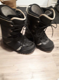 Like New LTDSNOW Snow boarding Boots size 13..