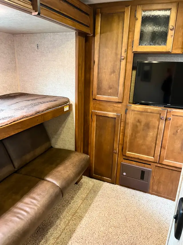 2015 Keystone Sprinter 322bhs in Travel Trailers & Campers in Quesnel - Image 10