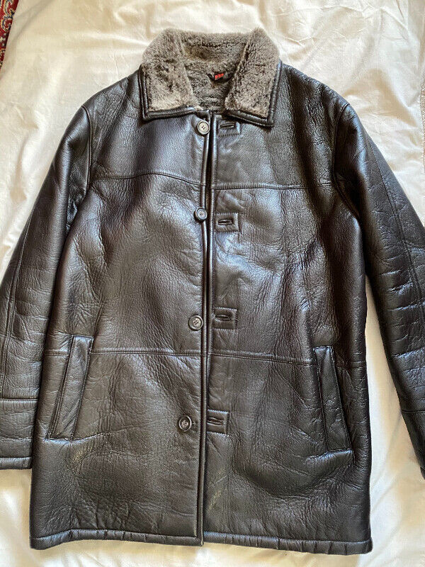 Danier genuine leather men's jacket with fur  size S in Men's in Gatineau - Image 2