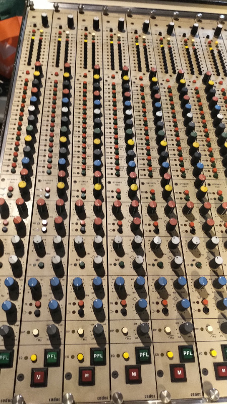 CADAC J-Type Mixing Console in Pro Audio & Recording Equipment in Kawartha Lakes - Image 3