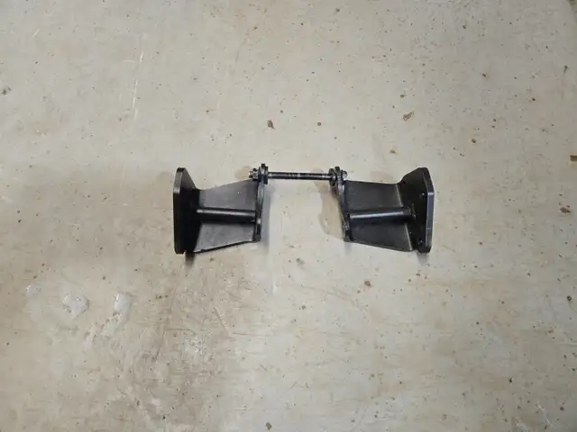 Africa twin 2023 crash bar Honda oem in Motorcycle Parts & Accessories in Laval / North Shore - Image 7