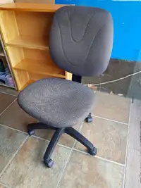 Desk CHAIR//TESTED hydraulic working perfect condition ** CLEAN 