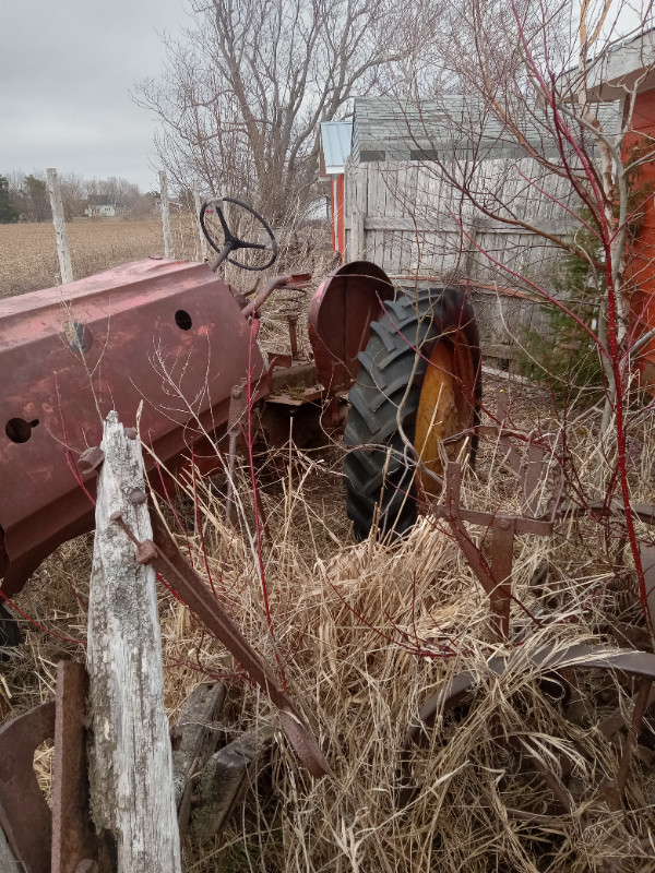 Old tractor for parts or lawn ornament! in Other in Summerside - Image 3