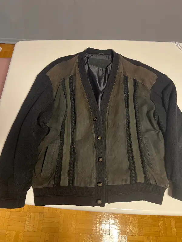 Men’s suede front sweater cardigan jacket in Men's in Mississauga / Peel Region - Image 2
