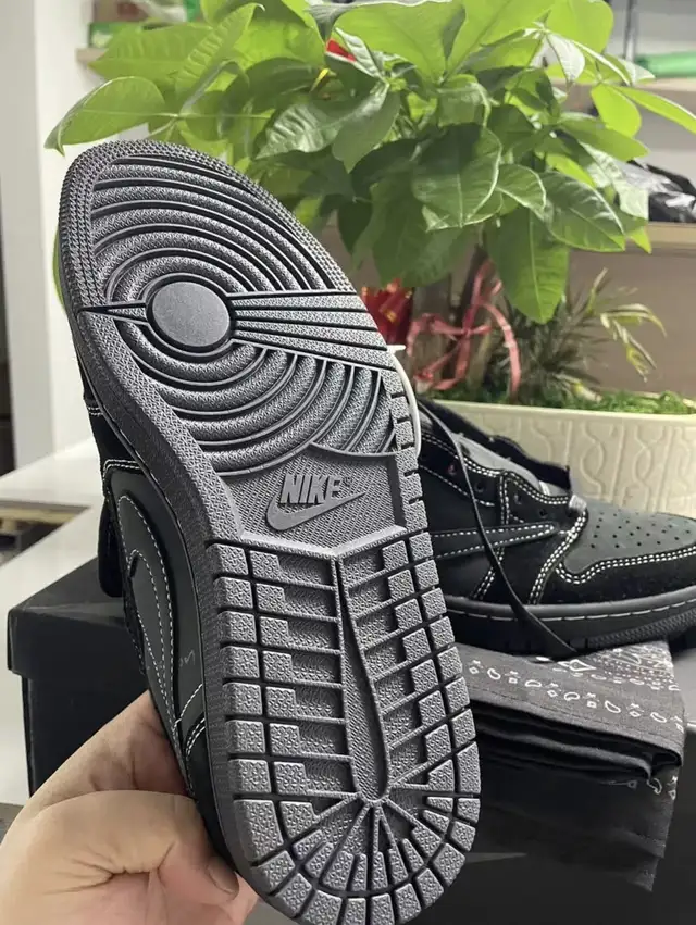 Jordan 1 Retro Low SP Travis Scott Black Phantom in Men's Shoes in City of Toronto - Image 7
