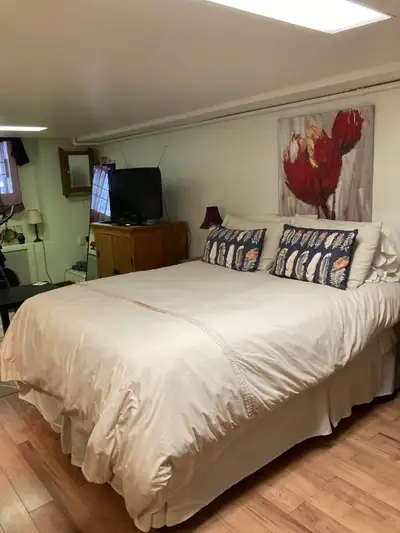 Grande chambre à louer  sous-sol  d'un 6 1/2