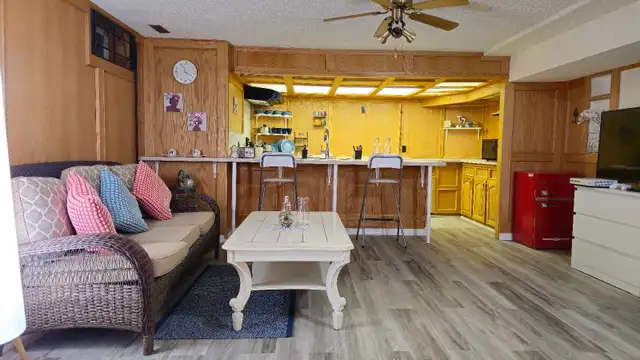 Basement suite in Short Term Rentals in Calgary - Image 8