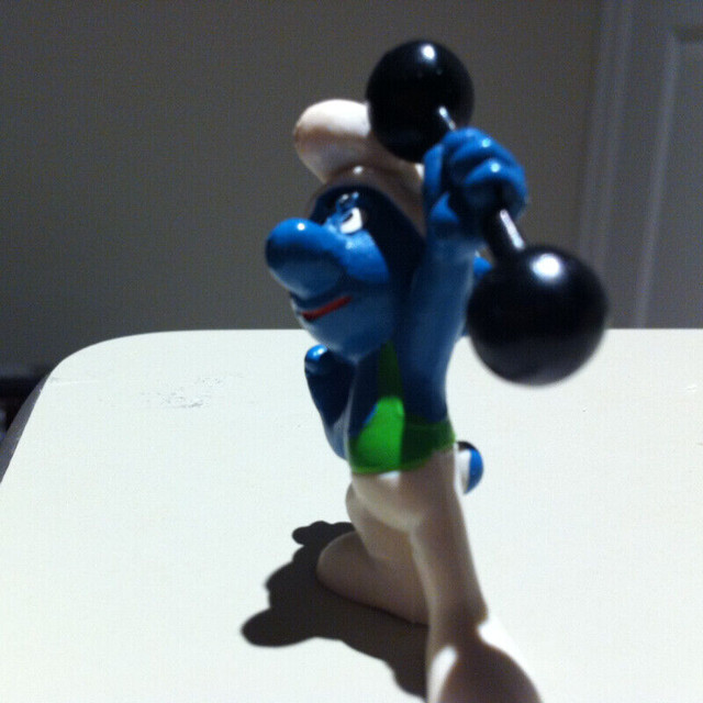 SOLD-Smurfs - Vintage Barbell Smurf (Green Shirt) in Arts & Collectibles in Ottawa - Image 4