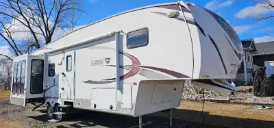 2012 Forest River Sabre SRF 31 RETS-6 – Well Maintained, Ready to Camp Spacious and comfortable fift...