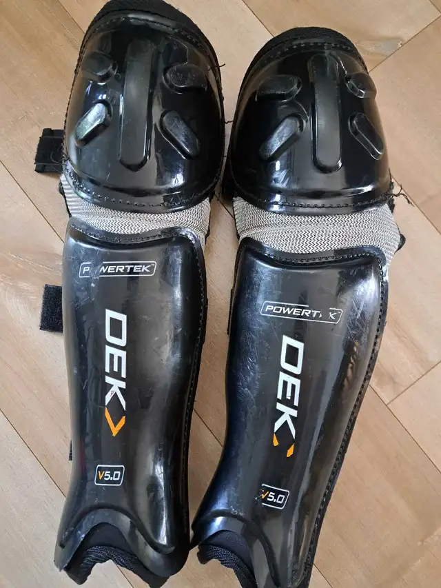 Jambières / Pads de deck 11" in Hockey in Drummondville - Image 2