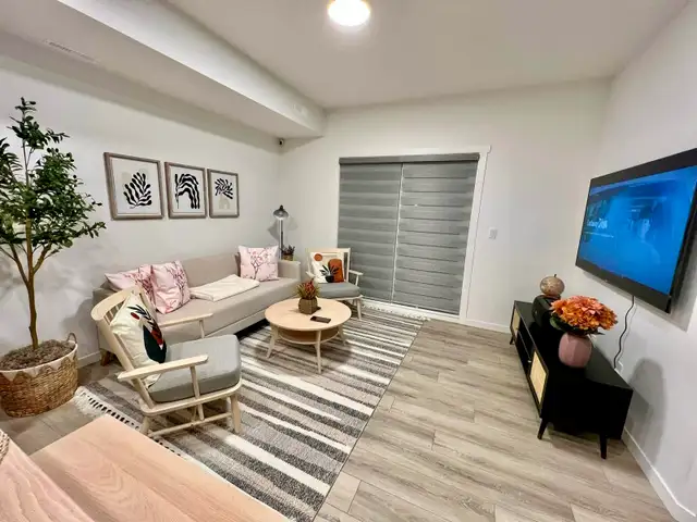  Priced to Sell! Like-New 2 Bed, 2 Bath Condo + Titled Parking