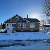 Davidson, Sk Beautiful 1.5 story Character home for sale! 