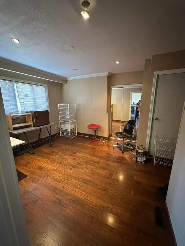 2Rooms_GroundFloor_PrvtWR_Allinclud Parking_Finch&Yonge_March1st