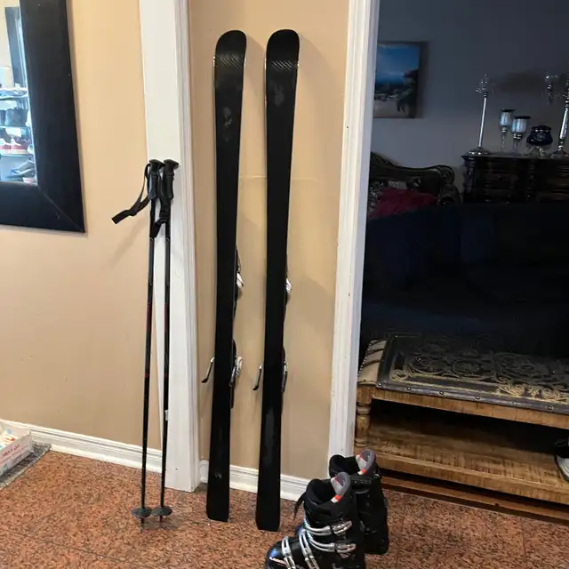165 Atomic ski with boots and poles  in Ski in Markham / York Region - Image 6