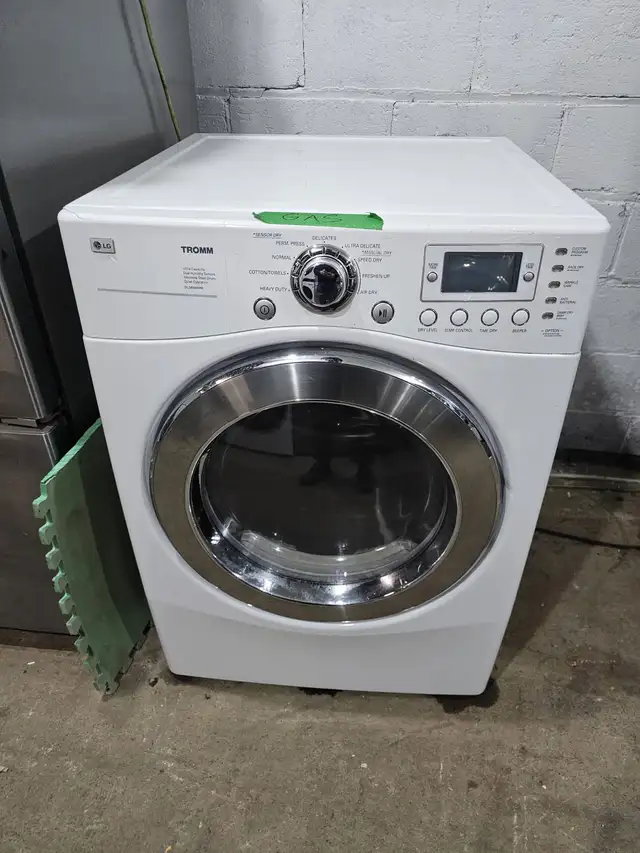 LG gas dryer stackable 27 inch front load  in Washers & Dryers in Mississauga / Peel Region - Image 2