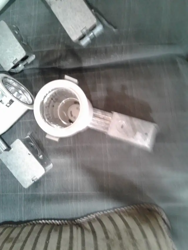 Luminaires encastres hautte gamme de qualite. Set de 6. Tres pro in Indoor Lighting & Fans in Laval / North Shore - Image 5