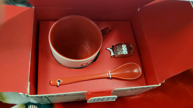 NEW TEA SET   -  Includes wooden tray spoon mug and infuser in Other in Cranbrook - Image 2