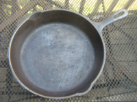 Poêle en fonte No 8 WAGNER WARE  10 1/2 " SKILLET MADE IN USA