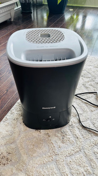 Honeywell Humidifier for sale