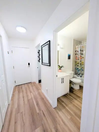 Beautiful, fully furnished 1-bedroom condo in Queen Alexandra — steps from Whyte Ave, close to U of...