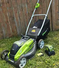 19" GREENWORKS 40V BATTERY AND CHARGER INCLUDED