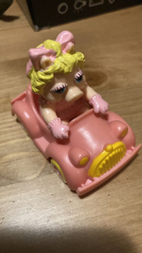 Vintage Miss Piggy Muppet Babies McDonald's Two Piece Toy