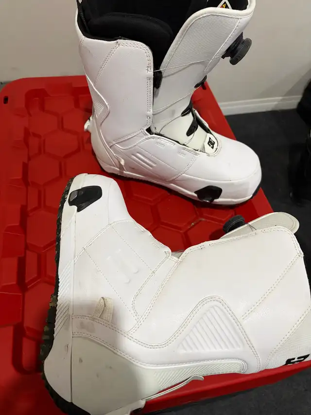 Men’s step on snowboard boots, size 12M.  in Snowboard in Edmonton - Image 5