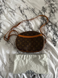 Louis Vuitton Monogram Vintage Shoulder Bag Brown LV 0023LOUIS