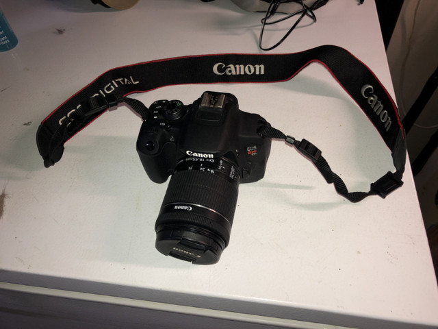 Caméra digitale Canon EOS T5i dans Appareils photo et caméras  à Ville de Québec - Image 2