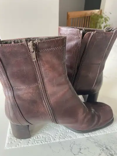 Bottes en cuir, View more