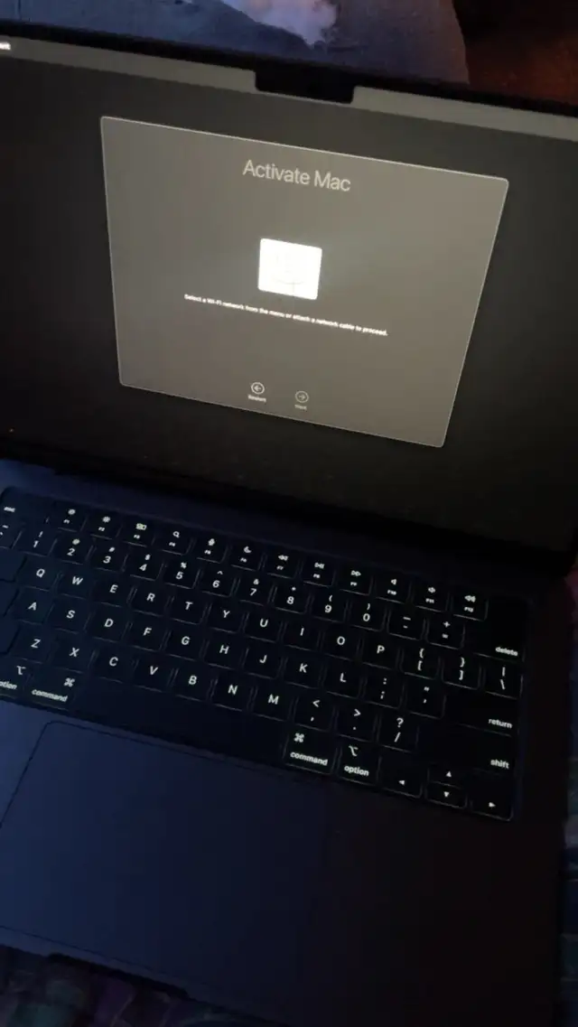 MacBook Pro M4 24gb ram (battery issues) in Laptops in St. Albert - Image 4