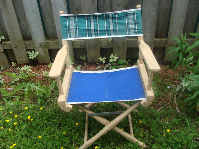 chaise en bois et denim, pliable dans Mobilier pour terrasse et jardin  à Laval/Rive Nord