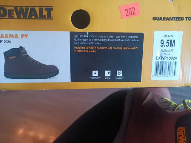 DeWalt Plasma Work Boots in Men's Shoes in City of Toronto - Image 4