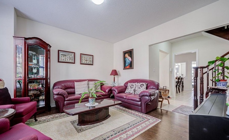 House for sale, photo 3 of 9