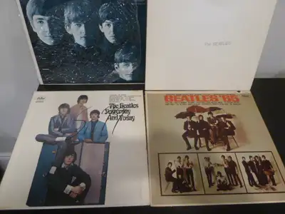 Group of 6 Beatles and 2 Lennon albums for sale, 2 with original cellophane in excellent condition....