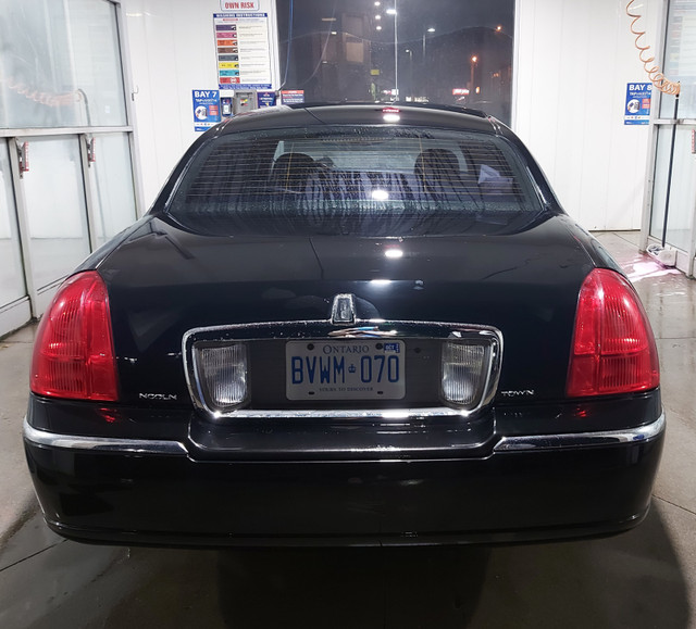 LINCOLN TOWNCAR 2006, Signature Limited in Cars & Trucks in City of Toronto - Image 2