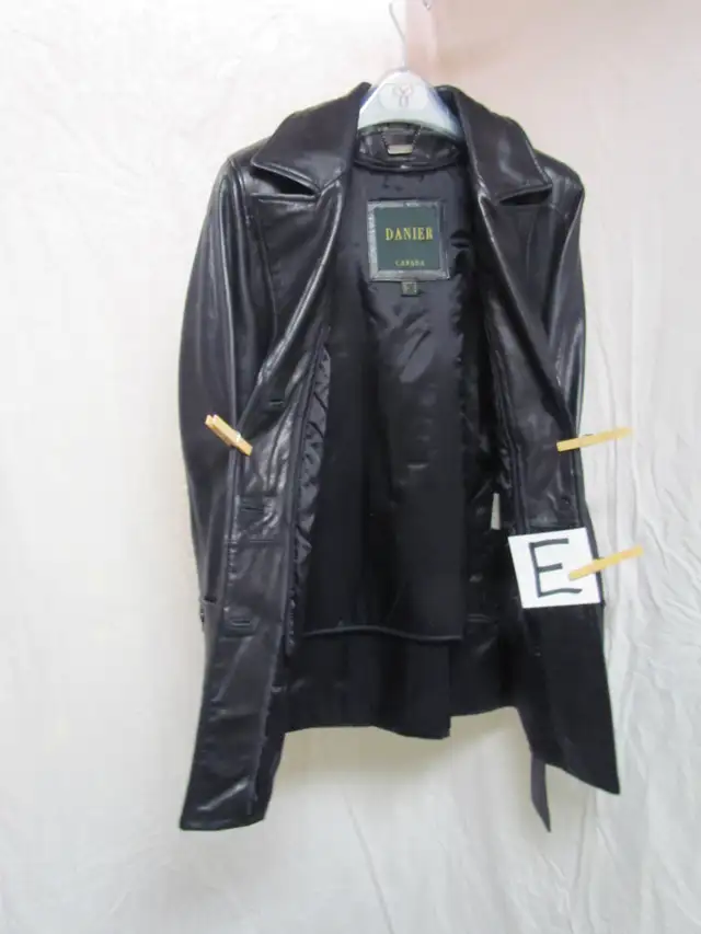 Leather jackets - Danier in Women's - Tops & Outerwear in Kitchener / Waterloo - Image 7