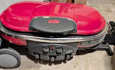 Includes bag. Great shape. Downsizing as it doesn’t fit u see my travel trailer.