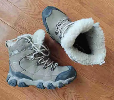 Boots - Winter Ladies 7.5, View more