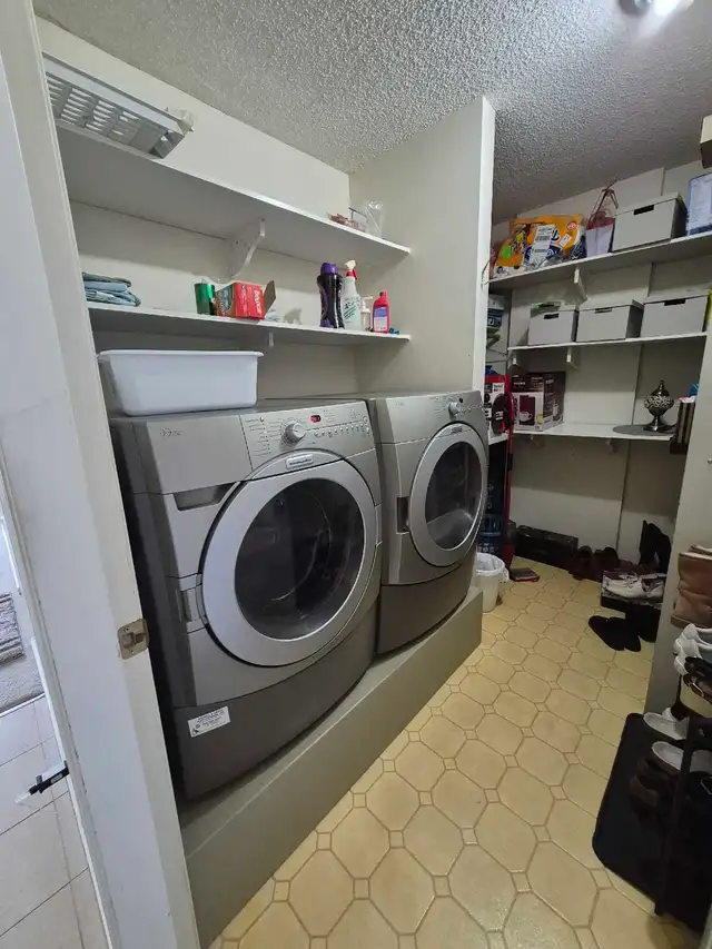 Private Room + Bathroom in Spacious 2 Bed/2 Bath Condo in Room Rentals & Roommates in Delta/Surrey/Langley - Image 11