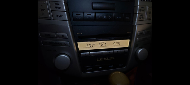 ★Original OEM Lexus RX350 RX330 RX450h Radio 6 CD Player Changer in Audio & GPS in City of Toronto - Image 2