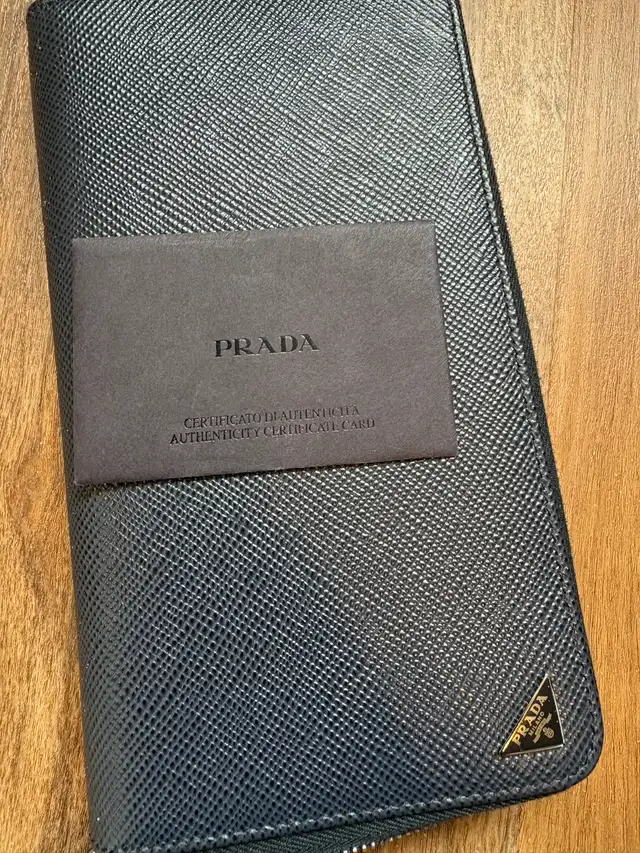 Prada Saffiano blue large wallet unisex in Women's - Bags & Wallets in City of Toronto - Image 5